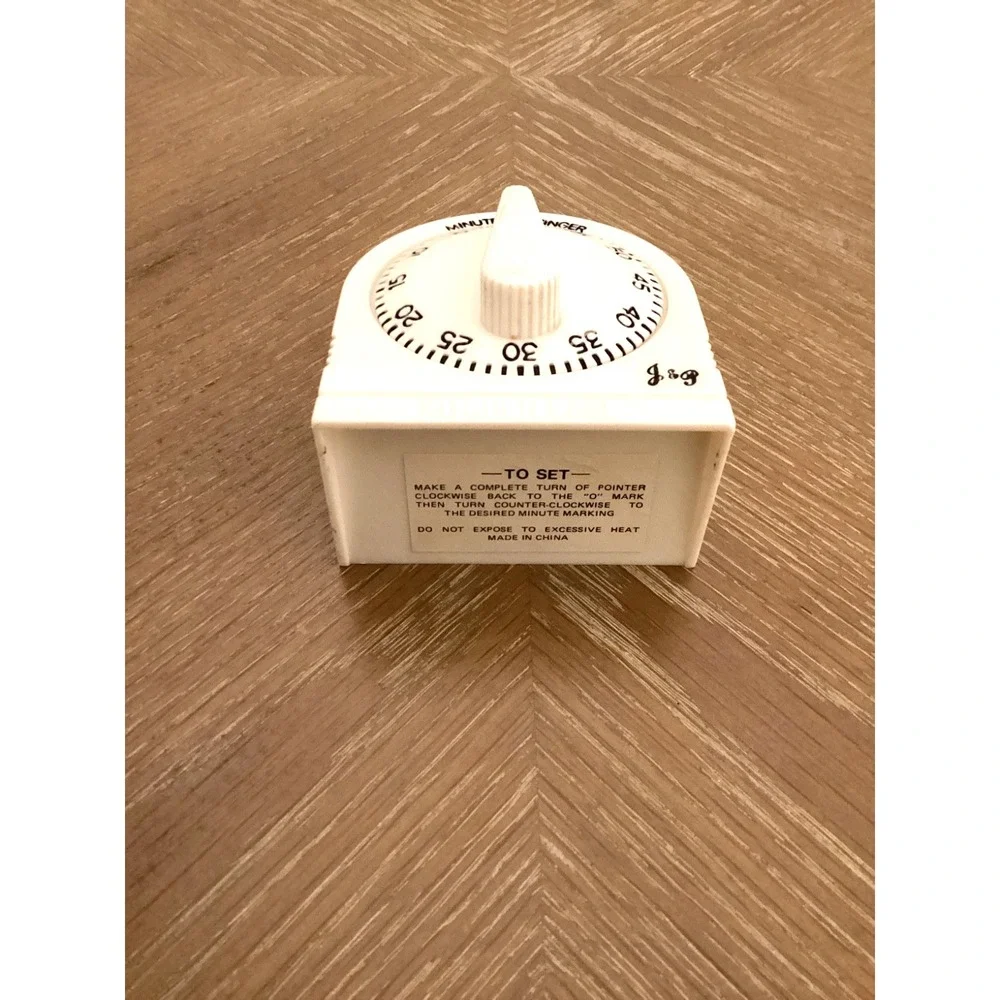 Vintage Kitchen Ease Minute Singer J&P Mechanical Timer. Works Good!